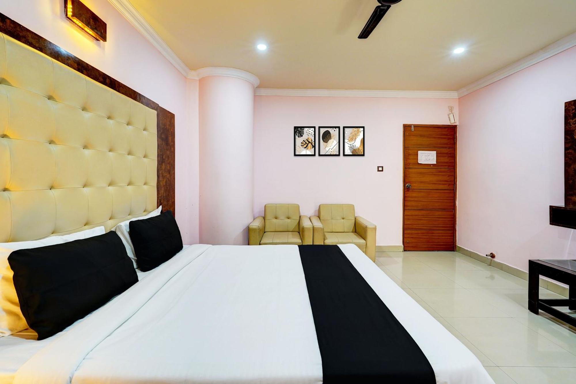 Super Townhouse Mg Road Near Commercial Street Bangalore Exterior photo