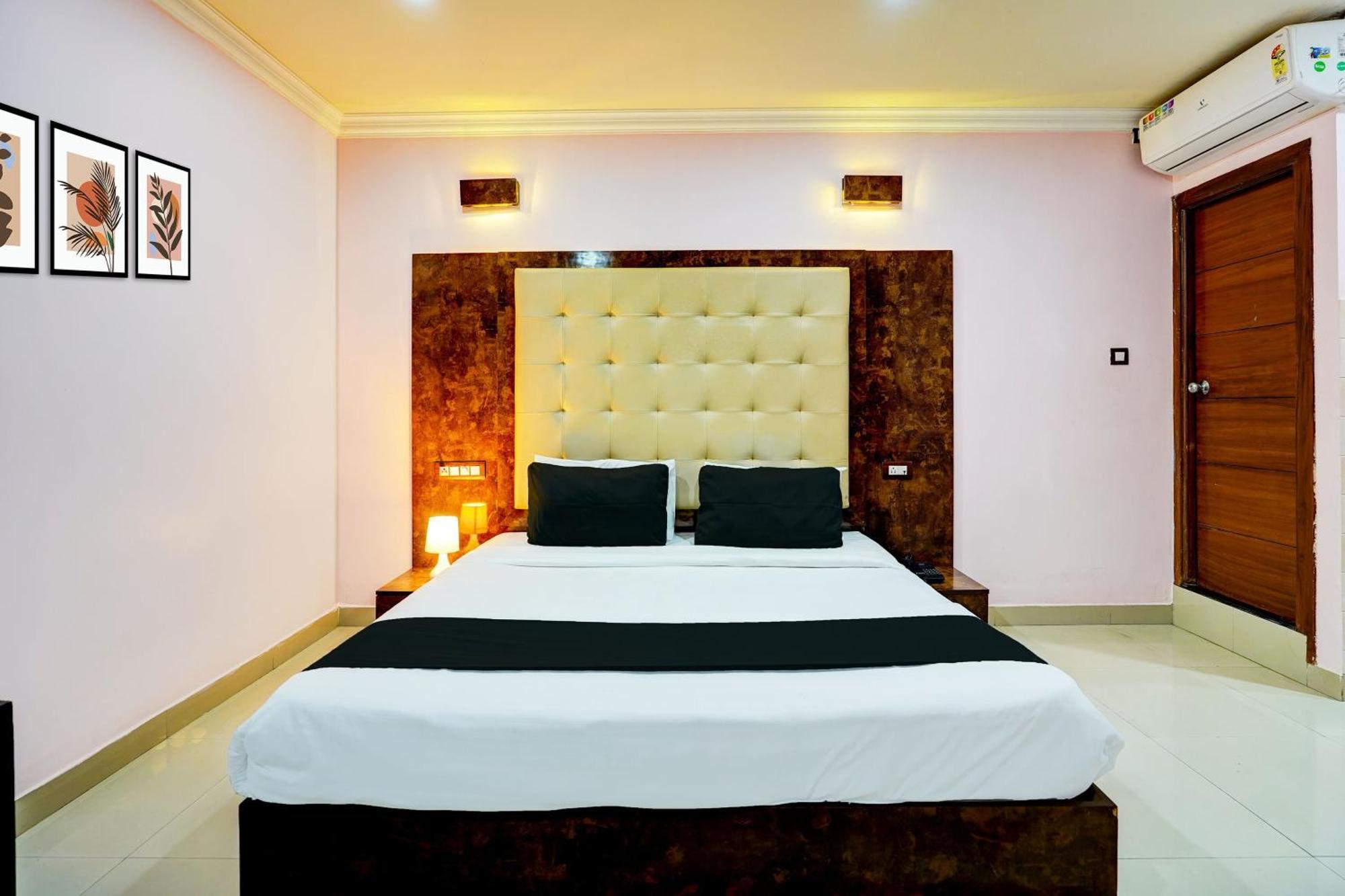 Super Townhouse Mg Road Near Commercial Street Bangalore Exterior photo