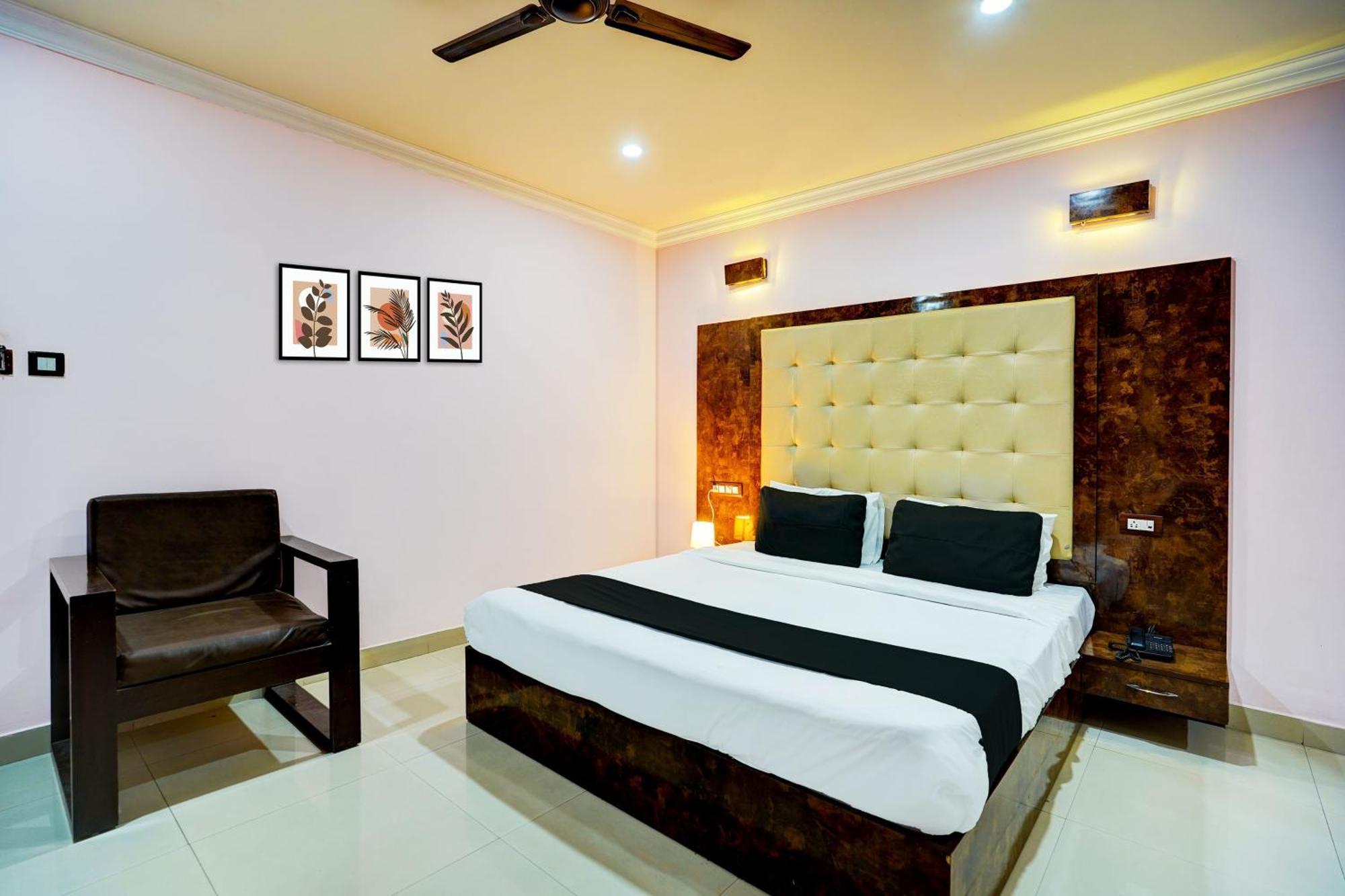 Super Townhouse Mg Road Near Commercial Street Bangalore Exterior photo