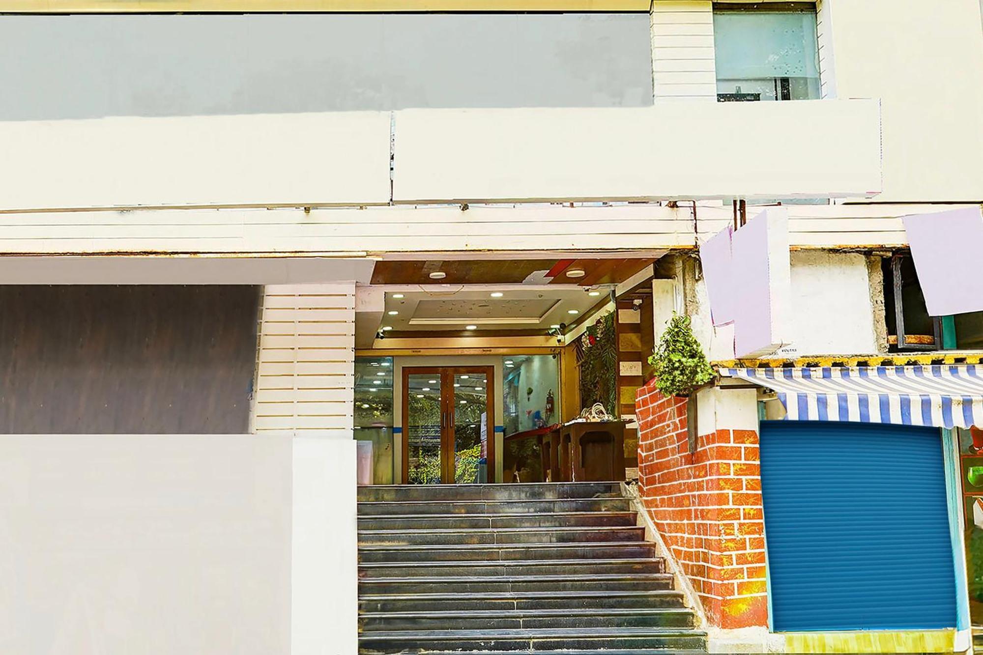 Super Townhouse Mg Road Near Commercial Street Bangalore Exterior photo