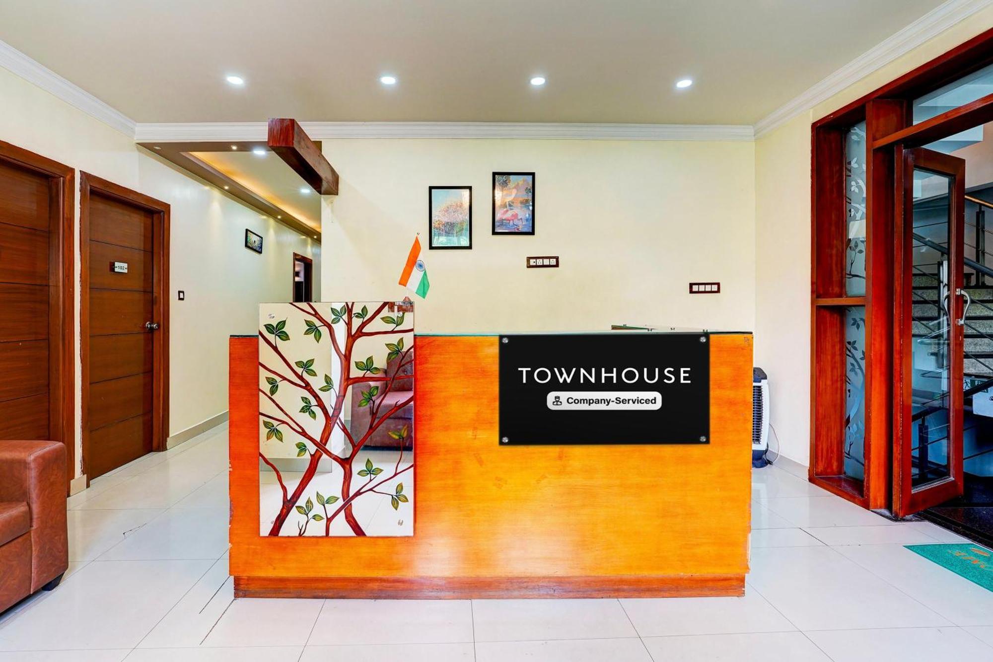 Super Townhouse Mg Road Near Commercial Street Bangalore Exterior photo